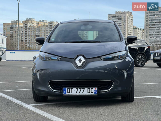 Серый Рено Зое, объемом двигателя 0 л и пробегом 160 тыс. км за 8700 $, фото 25 на Automoto.ua