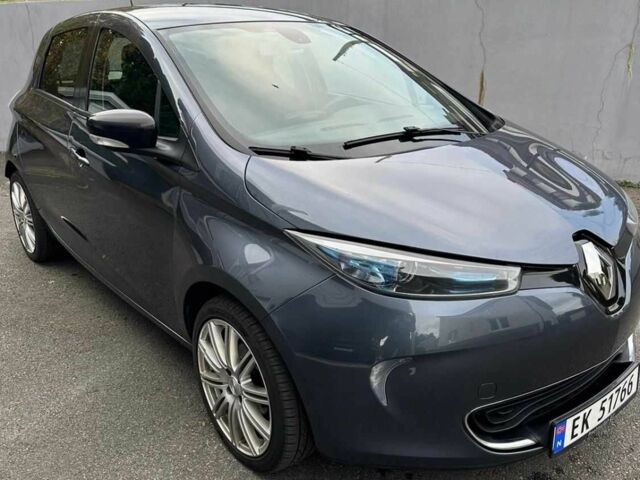 Серый Рено Зое, объемом двигателя 0 л и пробегом 87 тыс. км за 6500 $, фото 2 на Automoto.ua
