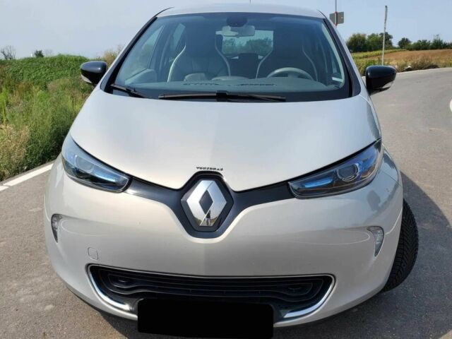Серый Рено Зое, объемом двигателя 0 л и пробегом 69 тыс. км за 8500 $, фото 1 на Automoto.ua
