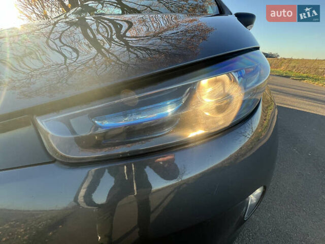 Серый Рено Зое, объемом двигателя 0 л и пробегом 108 тыс. км за 8500 $, фото 31 на Automoto.ua