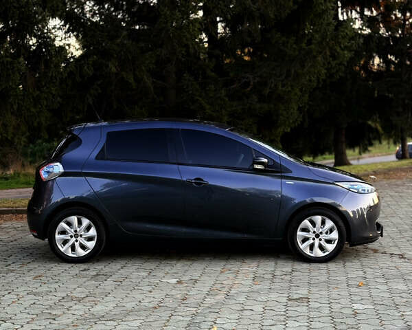 Серый Рено Зое, объемом двигателя 0 л и пробегом 89 тыс. км за 10200 $, фото 4 на Automoto.ua