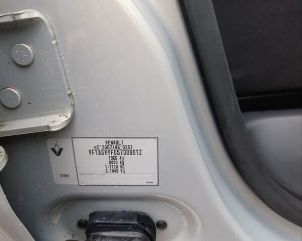 Серый Рено Зое, объемом двигателя 0 л и пробегом 108 тыс. км за 9400 $, фото 11 на Automoto.ua
