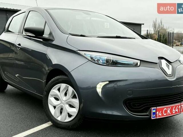 Серый Рено Зое, объемом двигателя 0 л и пробегом 62 тыс. км за 9500 $, фото 1 на Automoto.ua