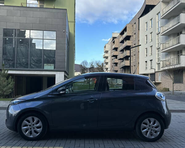 Серый Рено Зое, объемом двигателя 0 л и пробегом 137 тыс. км за 9450 $, фото 6 на Automoto.ua