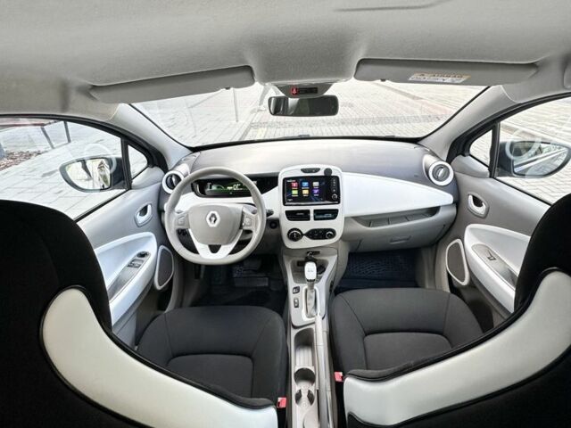 Сірий Рено Зое, об'ємом двигуна 0 л та пробігом 137 тис. км за 8950 $, фото 4 на Automoto.ua