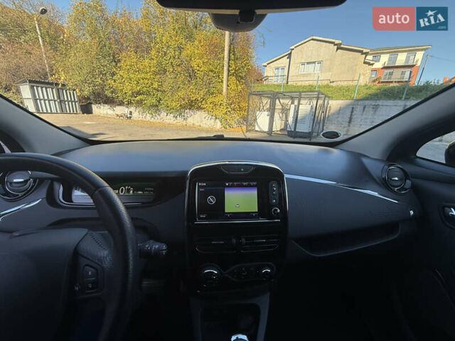 Серый Рено Зое, объемом двигателя 0 л и пробегом 21 тыс. км за 10446 $, фото 15 на Automoto.ua