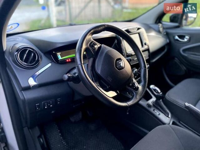 Сірий Рено Зое, об'ємом двигуна 0 л та пробігом 162 тис. км за 8900 $, фото 4 на Automoto.ua