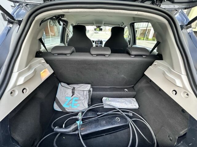 Сірий Рено Зое, об'ємом двигуна 0 л та пробігом 137 тис. км за 8950 $, фото 6 на Automoto.ua