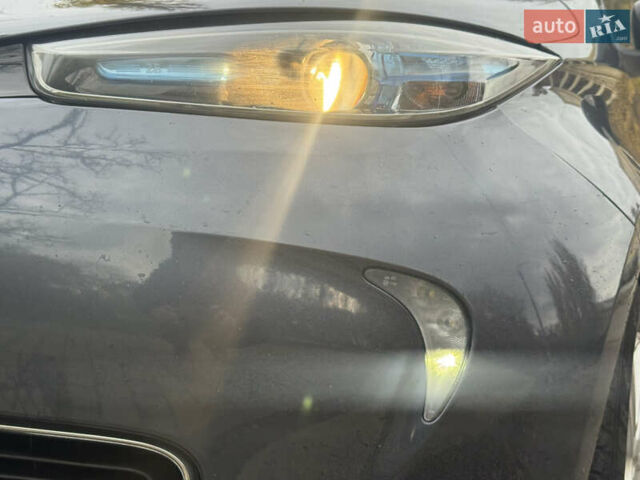 Серый Рено Зое, объемом двигателя 0 л и пробегом 164 тыс. км за 10200 $, фото 7 на Automoto.ua