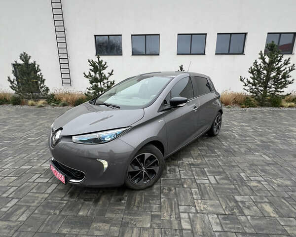 Серый Рено Зое, объемом двигателя 0 л и пробегом 85 тыс. км за 9400 $, фото 13 на Automoto.ua