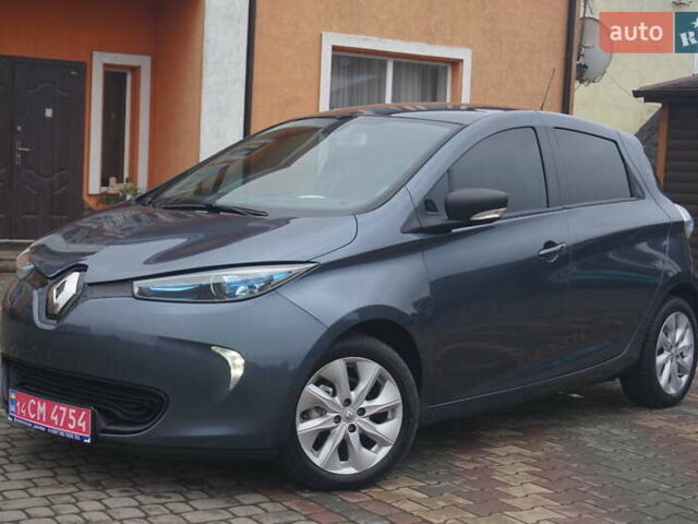 Серый Рено Зое, объемом двигателя 0 л и пробегом 182 тыс. км за 8200 $, фото 1 на Automoto.ua