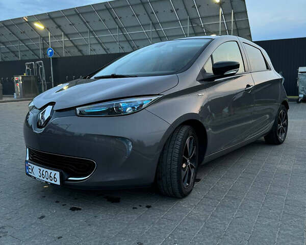 Серый Рено Зое, объемом двигателя 0 л и пробегом 117 тыс. км за 10200 $, фото 18 на Automoto.ua