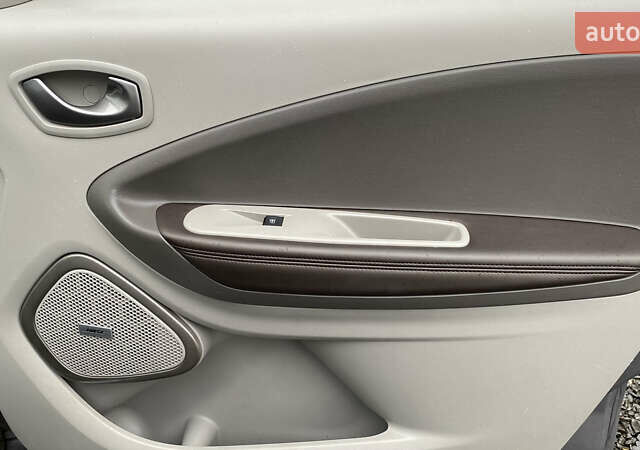 Сірий Рено Зое, об'ємом двигуна 0 л та пробігом 85 тис. км за 9600 $, фото 30 на Automoto.ua