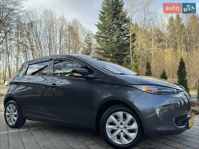 Серый Рено Зое, объемом двигателя 0 л и пробегом 90 тыс. км за 9999 $, фото 2 на Automoto.ua