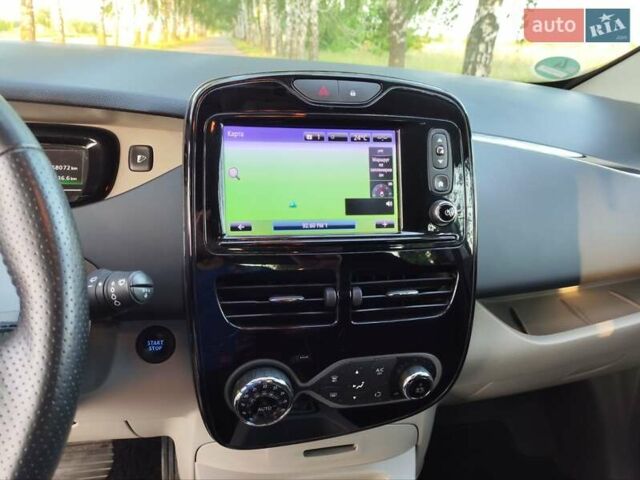 Серый Рено Зое, объемом двигателя 0 л и пробегом 158 тыс. км за 8100 $, фото 14 на Automoto.ua