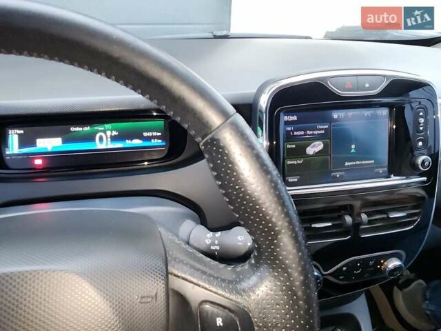 Сірий Рено Зое, об'ємом двигуна 0 л та пробігом 154 тис. км за 7900 $, фото 15 на Automoto.ua