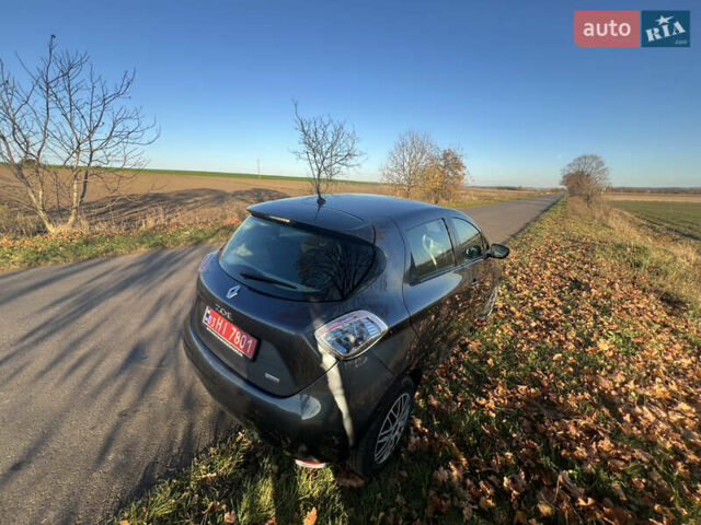 Серый Рено Зое, объемом двигателя 0 л и пробегом 108 тыс. км за 8500 $, фото 4 на Automoto.ua