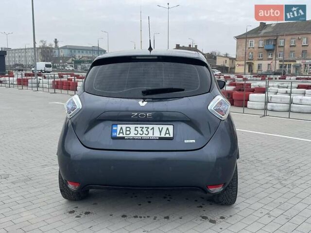 Серый Рено Зое, объемом двигателя 0 л и пробегом 115 тыс. км за 8500 $, фото 2 на Automoto.ua