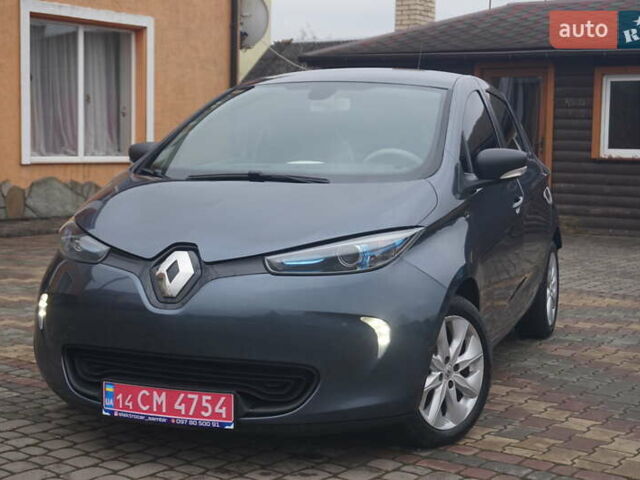 Серый Рено Зое, объемом двигателя 0 л и пробегом 182 тыс. км за 8200 $, фото 2 на Automoto.ua