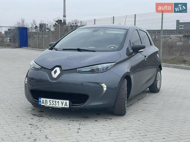 Серый Рено Зое, объемом двигателя 0 л и пробегом 115 тыс. км за 8500 $, фото 7 на Automoto.ua