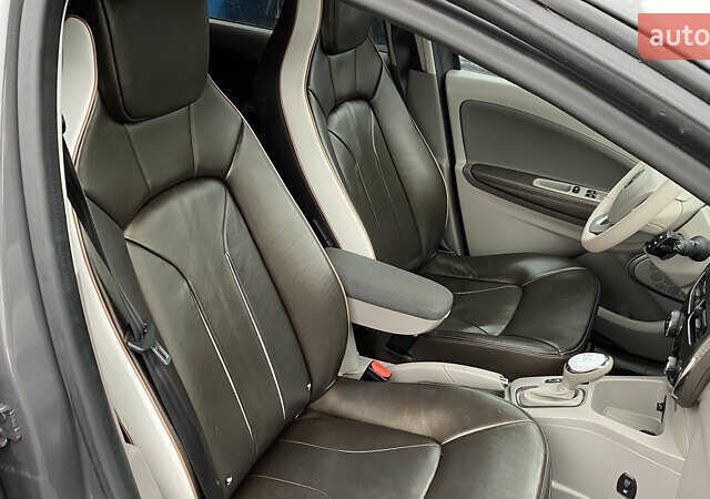 Сірий Рено Зое, об'ємом двигуна 0 л та пробігом 85 тис. км за 9600 $, фото 28 на Automoto.ua