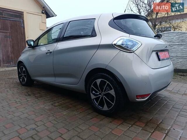 Серый Рено Зое, объемом двигателя 0 л и пробегом 108 тыс. км за 9400 $, фото 1 на Automoto.ua