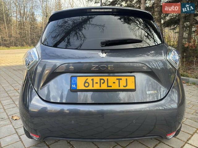 Серый Рено Зое, объемом двигателя 0 л и пробегом 90 тыс. км за 9999 $, фото 17 на Automoto.ua