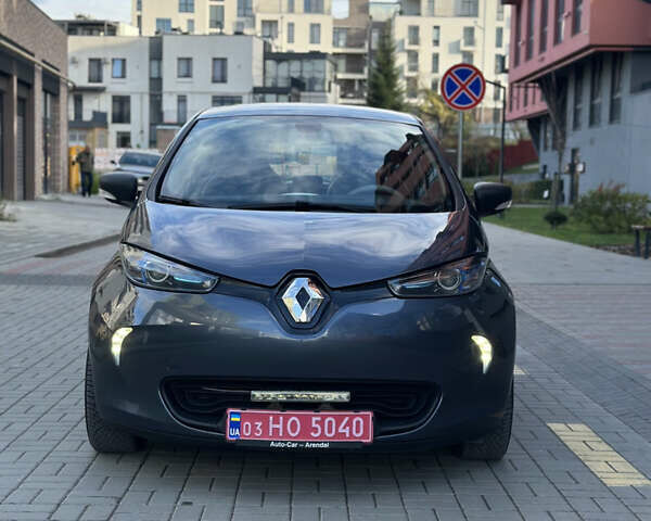 Серый Рено Зое, объемом двигателя 0 л и пробегом 137 тыс. км за 9450 $, фото 2 на Automoto.ua