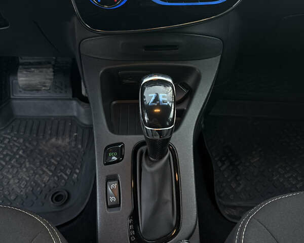 Сірий Рено Зое, об'ємом двигуна 0 л та пробігом 160 тис. км за 8499 $, фото 24 на Automoto.ua