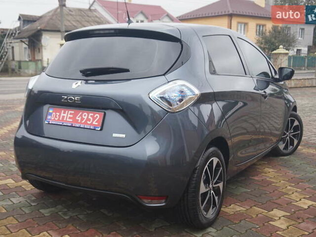 Серый Рено Зое, объемом двигателя 0 л и пробегом 78 тыс. км за 10000 $, фото 7 на Automoto.ua