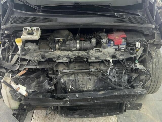 Серый Рено Зое, объемом двигателя 0 л и пробегом 115 тыс. км за 6900 $, фото 2 на Automoto.ua