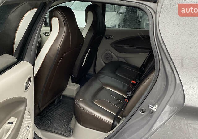 Сірий Рено Зое, об'ємом двигуна 0 л та пробігом 85 тис. км за 9600 $, фото 37 на Automoto.ua