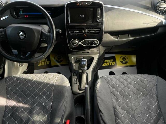 Серый Рено Зое, объемом двигателя 0 л и пробегом 48 тыс. км за 11500 $, фото 20 на Automoto.ua