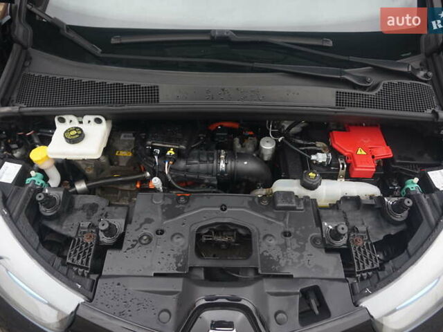 Серый Рено Зое, объемом двигателя 0 л и пробегом 182 тыс. км за 8200 $, фото 52 на Automoto.ua