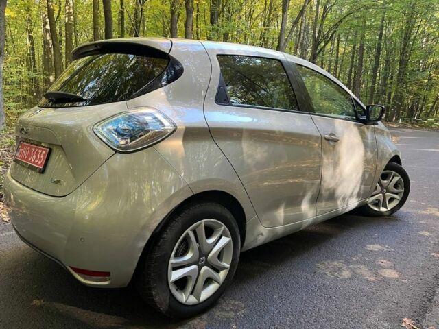 Сірий Рено Зое, об'ємом двигуна 0 л та пробігом 71 тис. км за 9600 $, фото 4 на Automoto.ua
