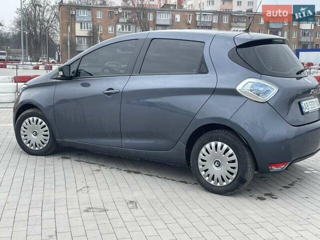 Серый Рено Зое, объемом двигателя 0 л и пробегом 115 тыс. км за 8500 $, фото 5 на Automoto.ua