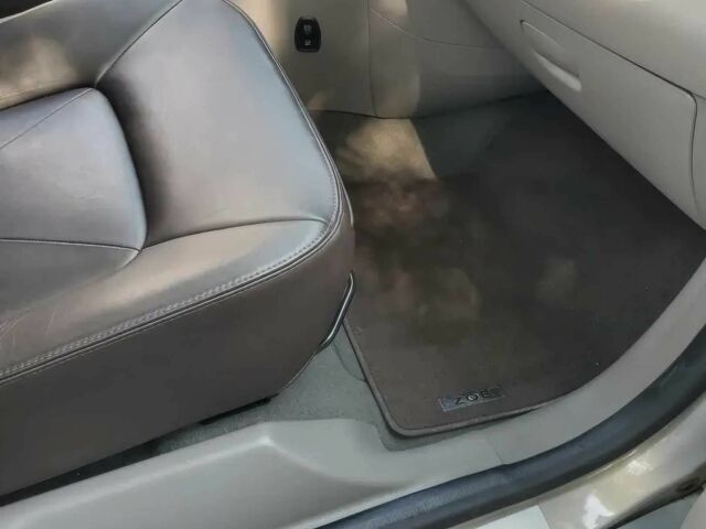 Серый Рено Зое, объемом двигателя 0 л и пробегом 69 тыс. км за 8500 $, фото 9 на Automoto.ua