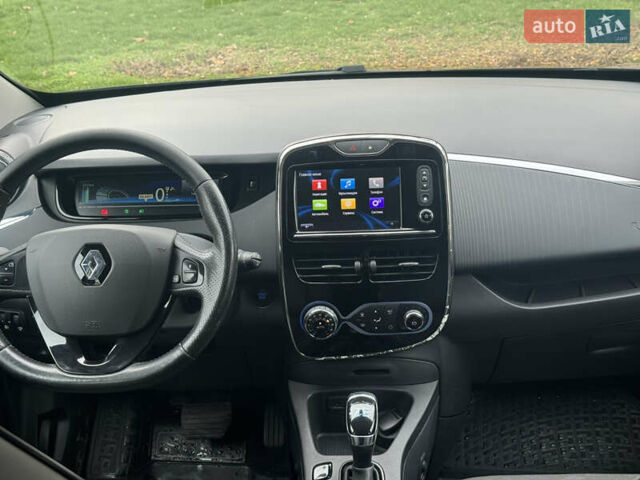 Серый Рено Зое, объемом двигателя 0 л и пробегом 164 тыс. км за 10200 $, фото 15 на Automoto.ua
