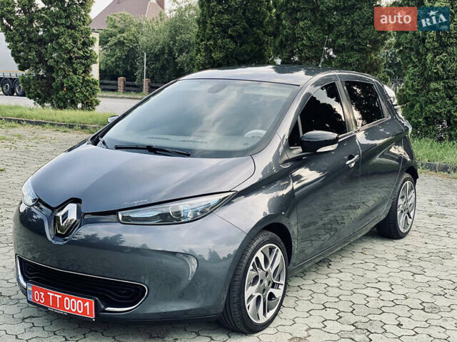 Серый Рено Зое, объемом двигателя 0 л и пробегом 89 тыс. км за 10200 $, фото 8 на Automoto.ua