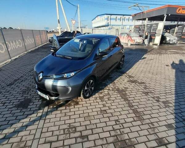 Серый Рено Зое, объемом двигателя 0 л и пробегом 72 тыс. км за 8800 $, фото 14 на Automoto.ua