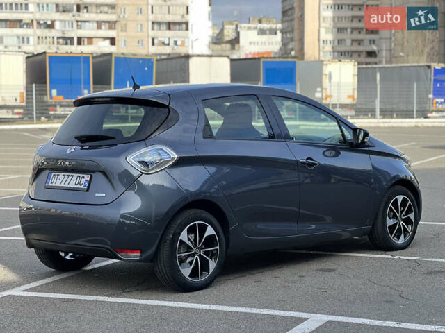 Серый Рено Зое, объемом двигателя 0 л и пробегом 160 тыс. км за 8700 $, фото 7 на Automoto.ua