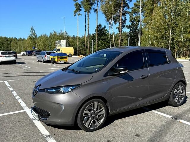 Серый Рено Зое, объемом двигателя 0 л и пробегом 200 тыс. км за 8500 $, фото 5 на Automoto.ua