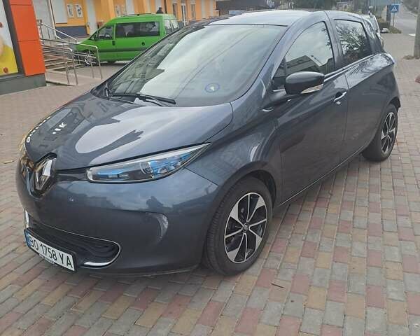 Серый Рено Зое, объемом двигателя 0 л и пробегом 114 тыс. км за 10800 $, фото 2 на Automoto.ua