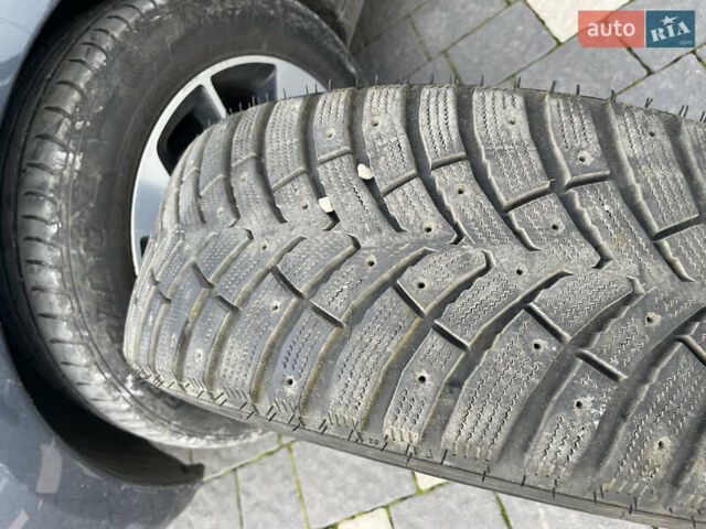 Рено Зое 2017 в Тернополе на Automoto.ua Серый Рено Зое, объемом двигателя 0 л и пробегом 130 тыс. км за 9200 $, фото 8 на Automoto.ua