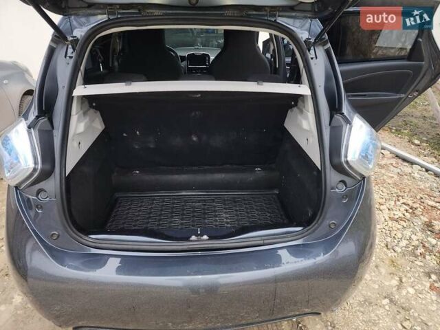 Сірий Рено Зое, об'ємом двигуна 0 л та пробігом 154 тис. км за 7900 $, фото 11 на Automoto.ua