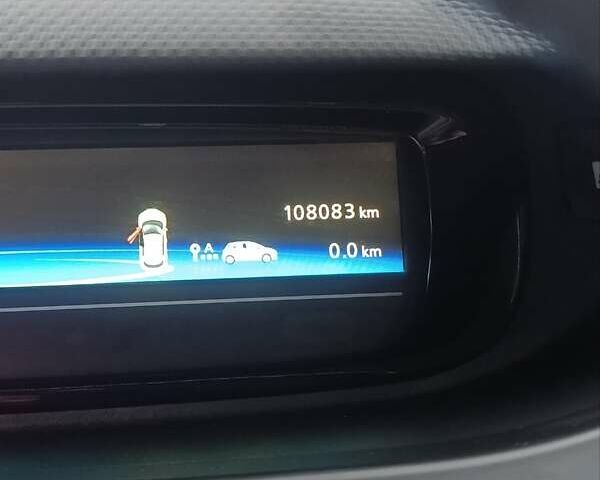 Серый Рено Зое, объемом двигателя 0 л и пробегом 108 тыс. км за 9400 $, фото 28 на Automoto.ua