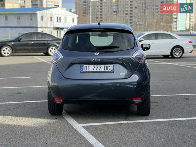 Серый Рено Зое, объемом двигателя 0 л и пробегом 160 тыс. км за 8700 $, фото 10 на Automoto.ua