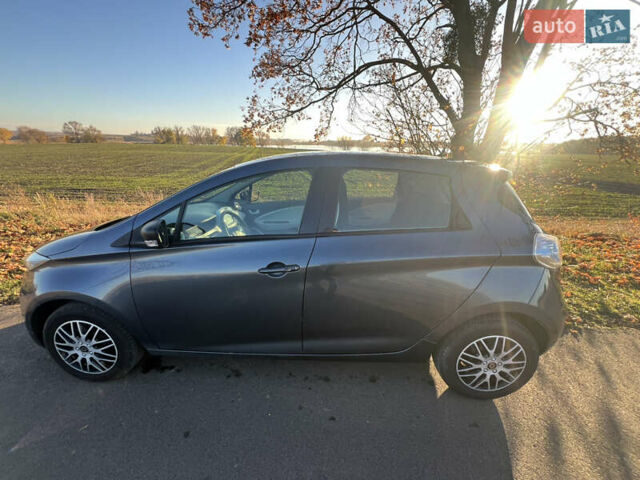 Серый Рено Зое, объемом двигателя 0 л и пробегом 108 тыс. км за 8500 $, фото 14 на Automoto.ua