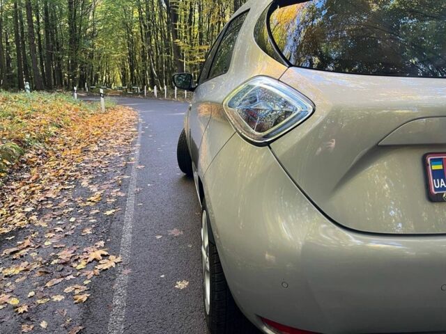 Сірий Рено Зое, об'ємом двигуна 0 л та пробігом 71 тис. км за 9600 $, фото 6 на Automoto.ua