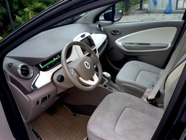 Рено Зое 2017 в Луцке на Automoto.ua Серый Рено Зое, объемом двигателя 0 л и пробегом 79 тыс. км за 8800 $, фото 7 на Automoto.ua